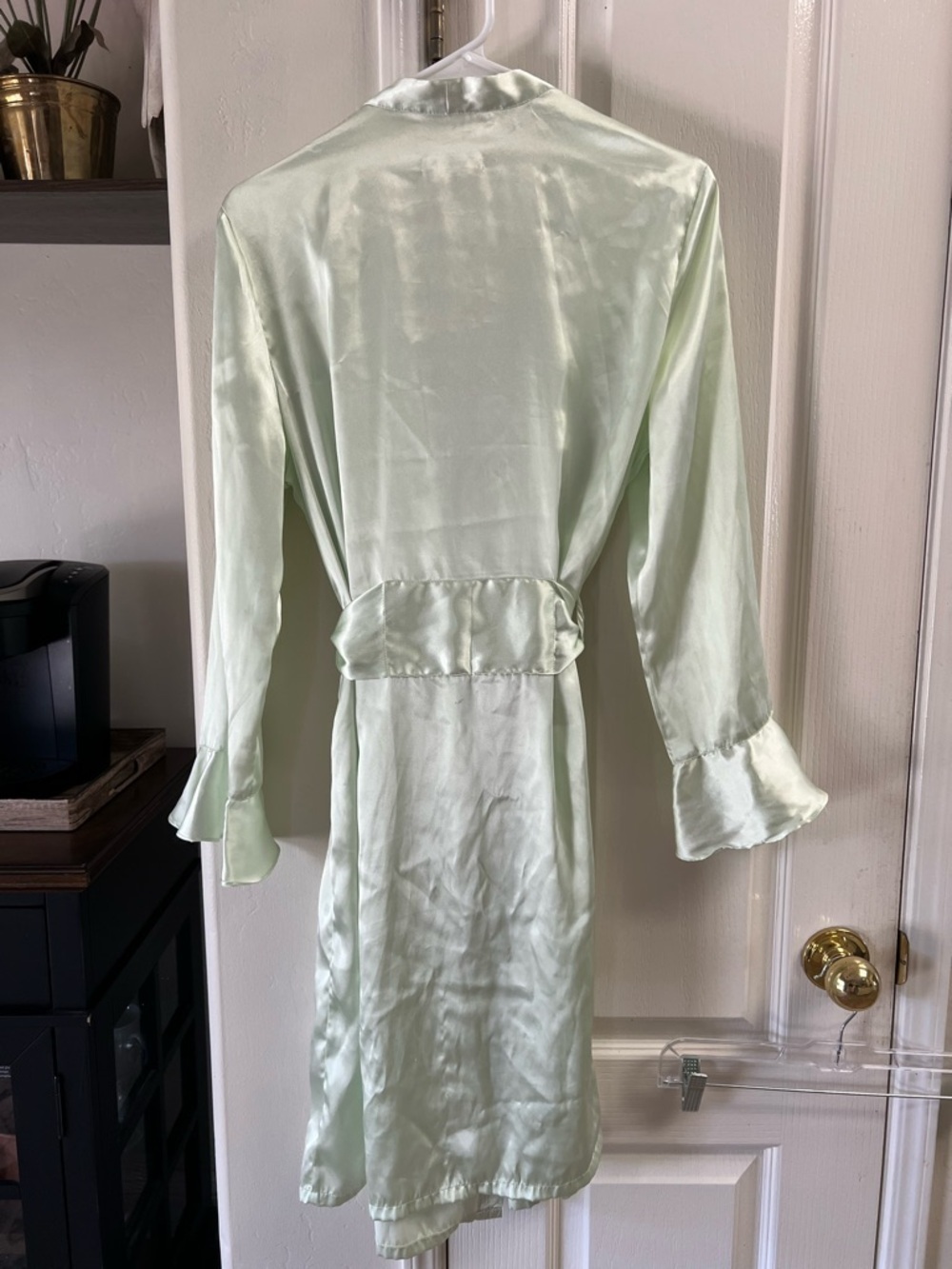 Pink Victoria secret green ruffled satin robe - Picture 4 of 4